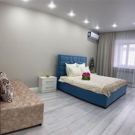Vip Апартаменты В Центре Города Qostanai Exterior foto